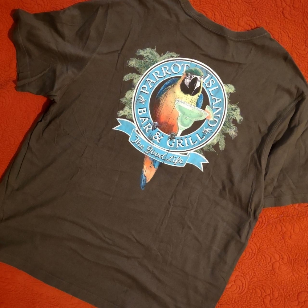 Caribbean XL vacation parrot island bar and grill t-shirt